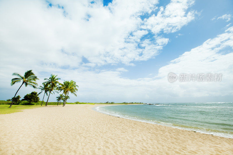 夏威夷考艾岛的宁静海滩