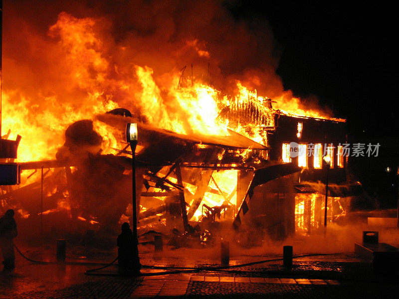 燃烧的房子