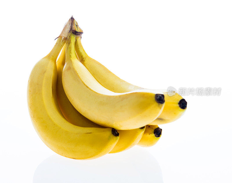 白色背景上的一串香蕉