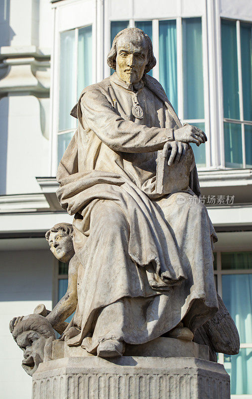 西班牙马德里的卡尔德隆·德拉·巴萨雕像(1876年雕像)