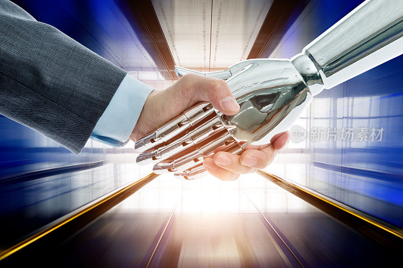 商人和机器人握手在现代办公室走廊的背景
