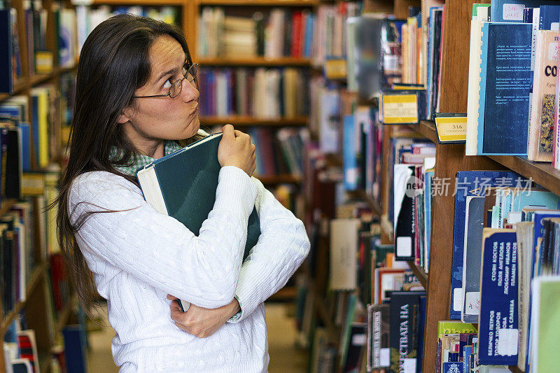 欢快的图书管理员。书籍是你生活的一部分吗?是一个图书管理员。