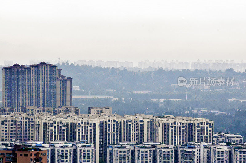 城市天际线在日出，成都，中国