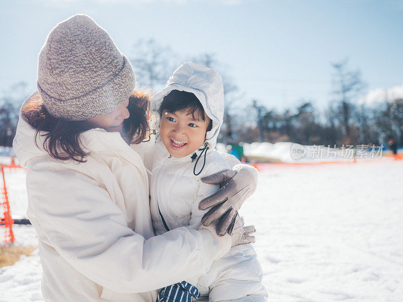 家庭堆雪人