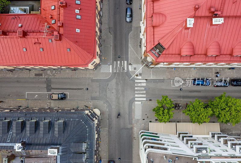 从空中俯瞰斯德哥尔摩的十字路口和公寓楼，Östermalm