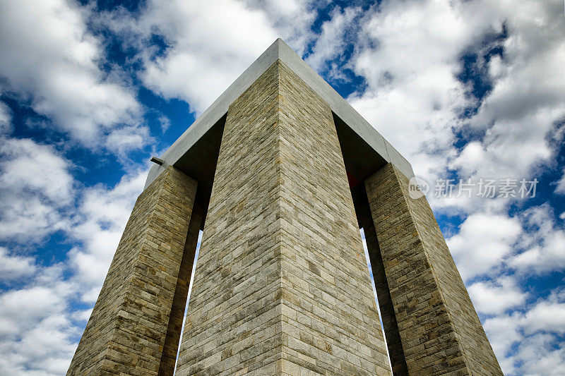 卡纳卡莱殉道者纪念碑对达达尼尔海峡