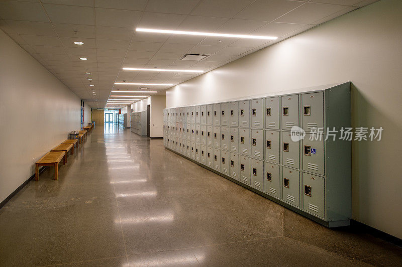 学校走廊和储物柜