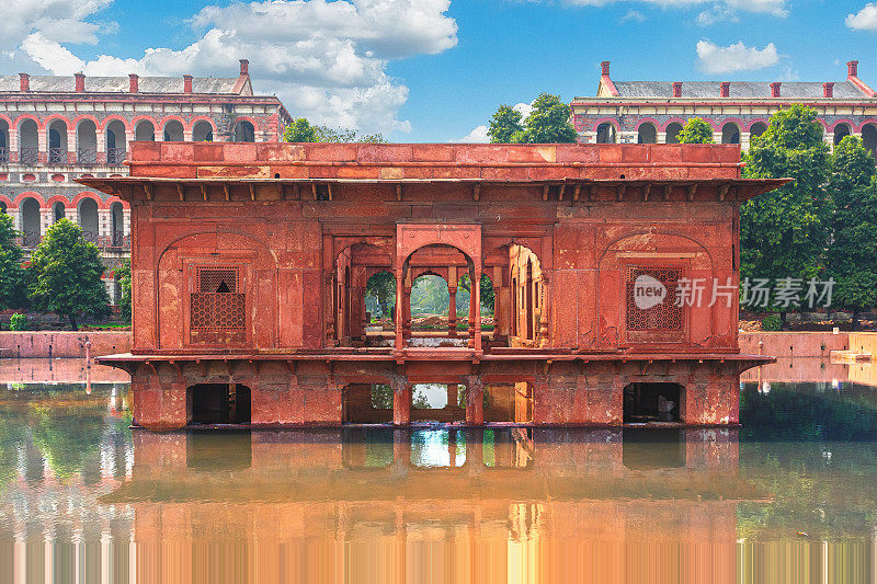 印度德里红堡的扎法尔湖亭