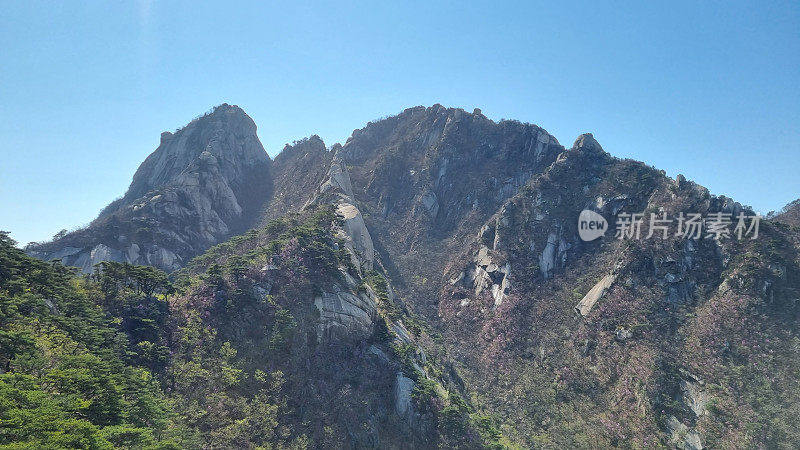 位于韩国首尔的一座山