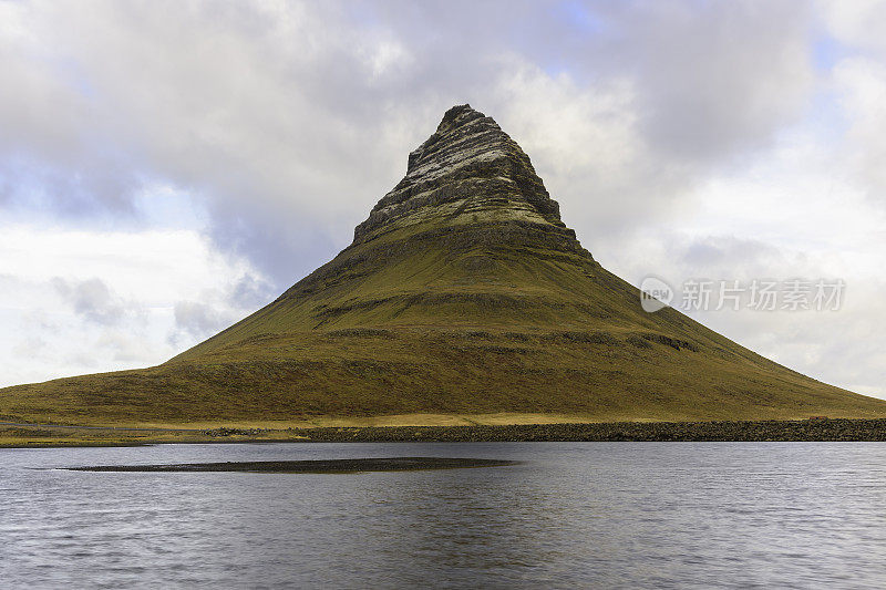 Kirkjufell(教堂山)，冰岛Snæfellsnes半岛