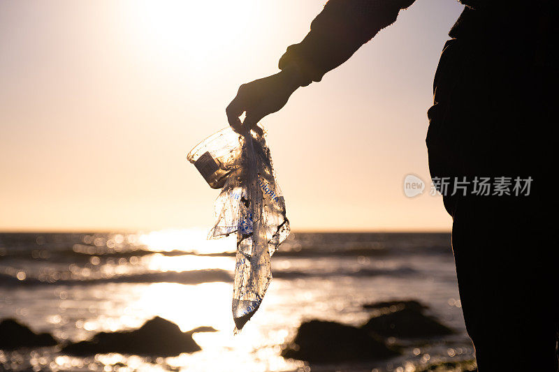 海滩上的塑料垃圾