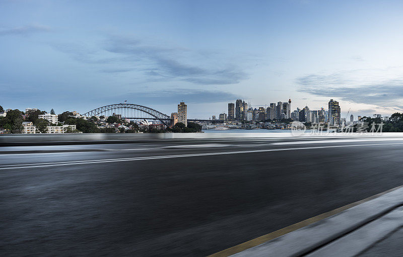 悉尼海港大桥旁的空路