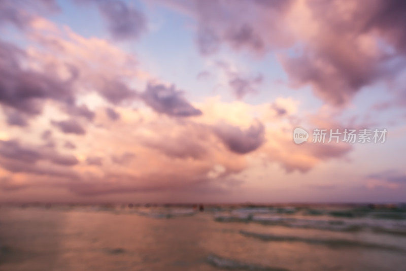 海面上日落的黄昏抽象背景