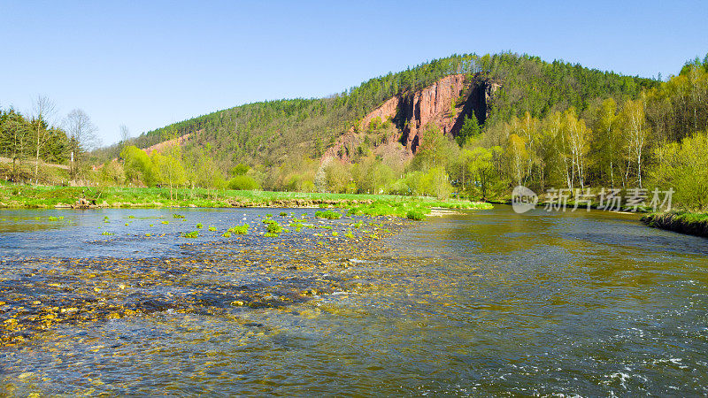 Wünschendorf，图林根州，德国-徒步旅行地区的韦斯埃尔斯特河