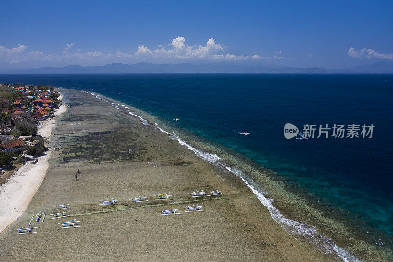 无人机拍摄的巴厘岛努沙佩尼达海岸线