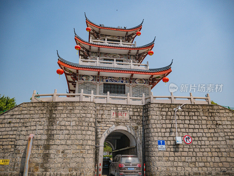 中国潮州市古古镇附近的古城楼门。中国广东省潮州市老城古城