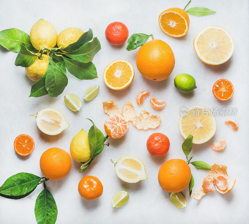 各种柑橘类水果，用于制作健康的冰沙或果汁