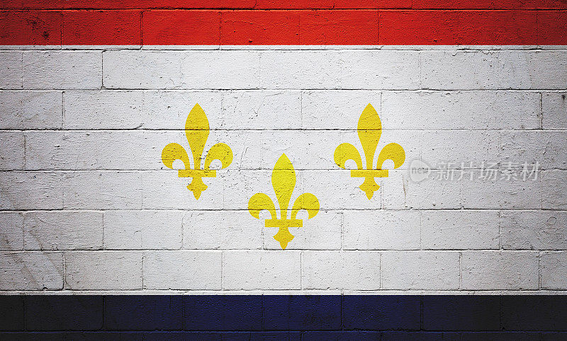 墙上画着新奥尔良的旗帜