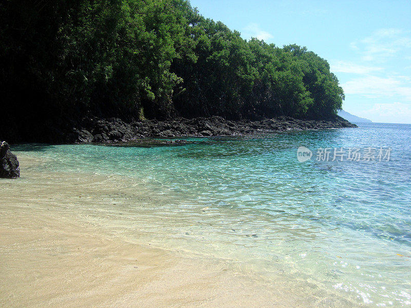 蓝色泻湖海滩，印度尼西亚巴厘岛