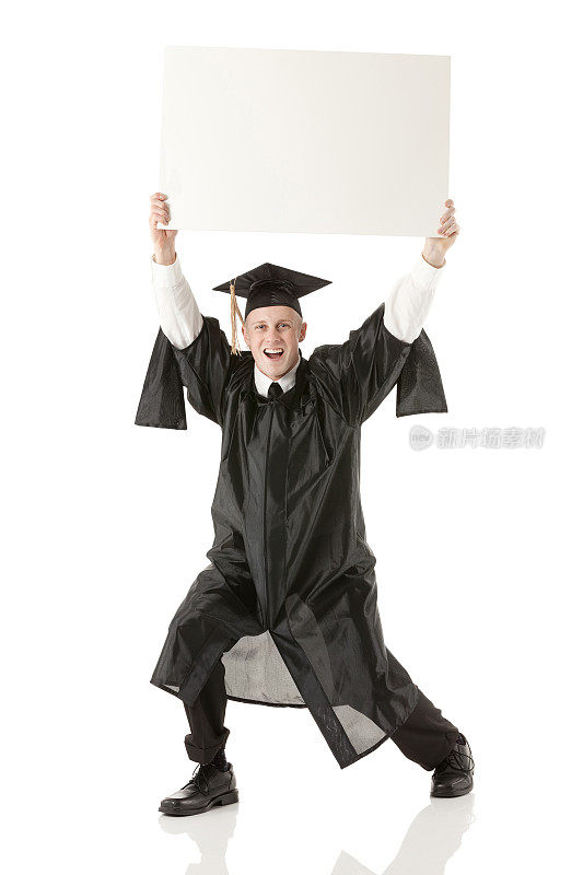 激动的男毕业生拿着白板