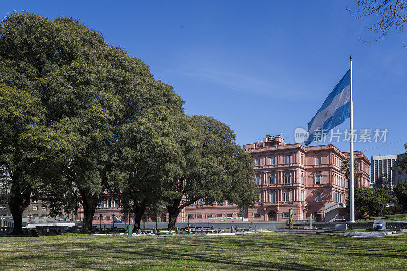 阿根廷布宜诺斯艾利斯的总统府和大树