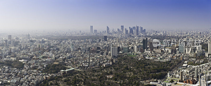 东京摩天大楼市中心城市景观新宿地标塔全景日本