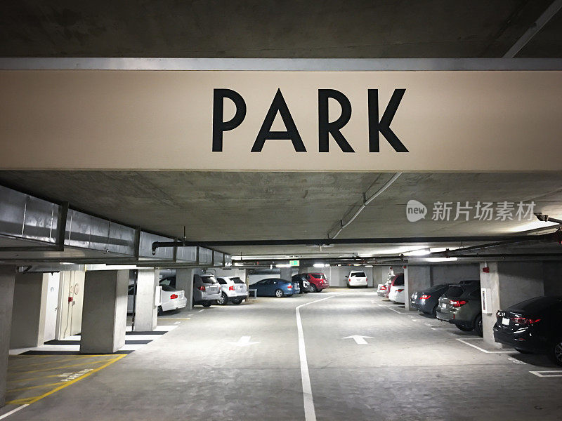 地下停车场停车标志的特写