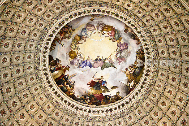 华盛顿特区的国会大厦穹顶的圆形天花板