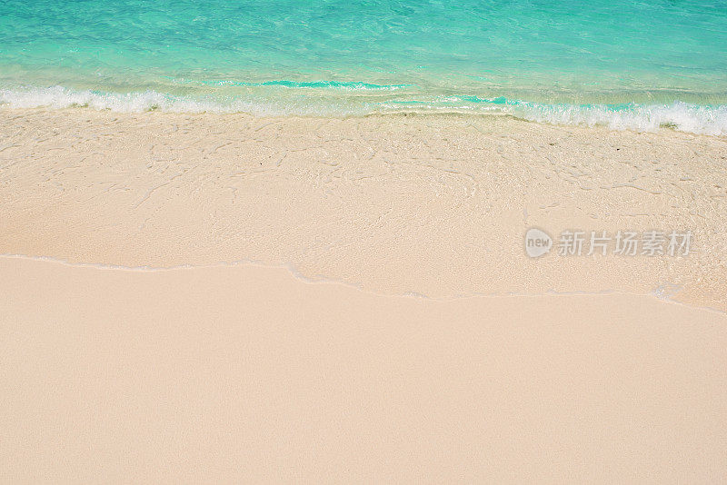 海浪和沙子的自然背景