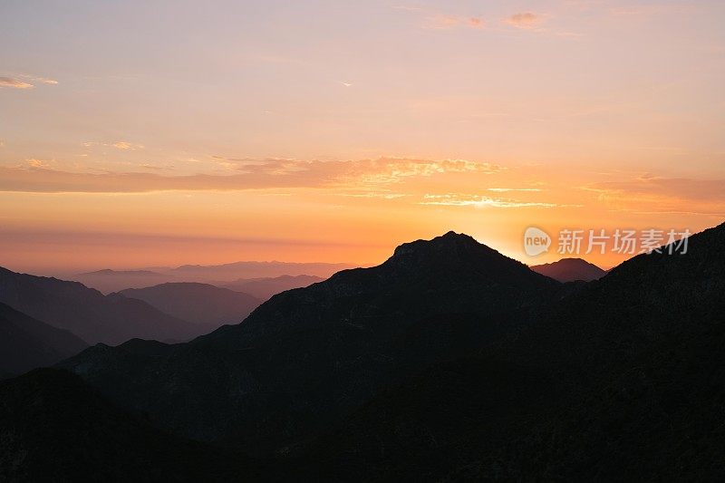 抽象背景日落剪影山景