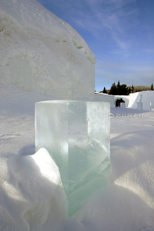 冬天下雪时会结冰