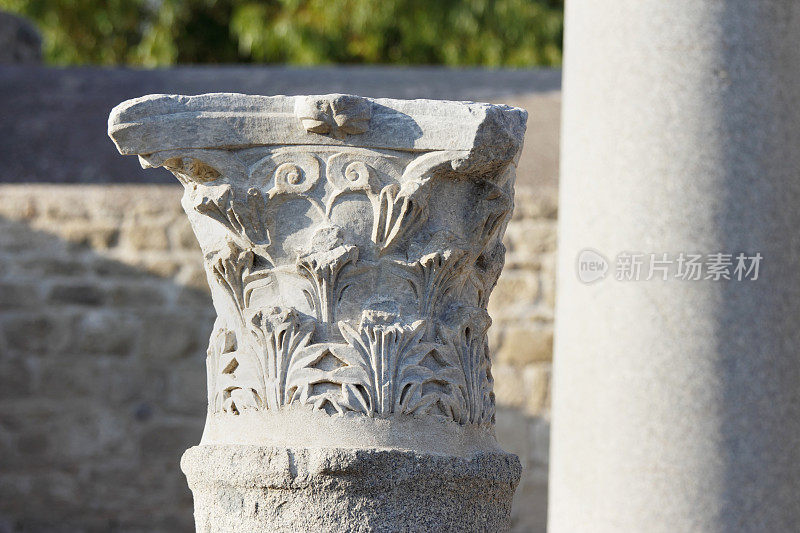 塞浦路斯帕福斯罗马考古遗址古代圆柱的特写