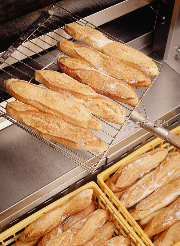 新鲜的法国长棍面包