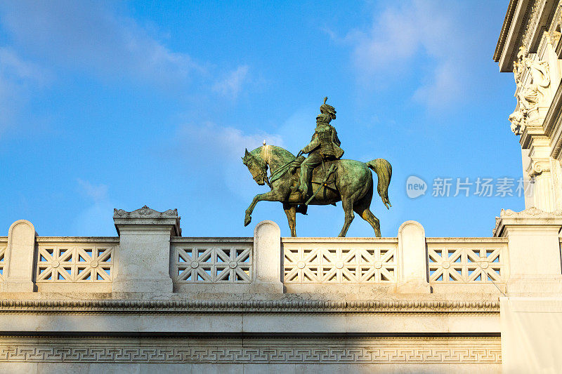 维托里奥·埃马努埃莱二世骑马雕像，意大利罗马