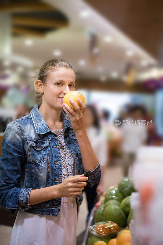 闻橘子味的女人