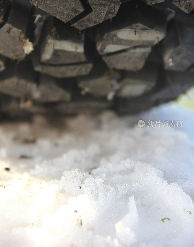 雪地轮胎