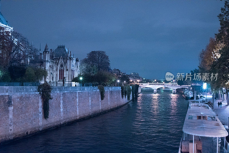 浪漫的巴黎和塞纳河