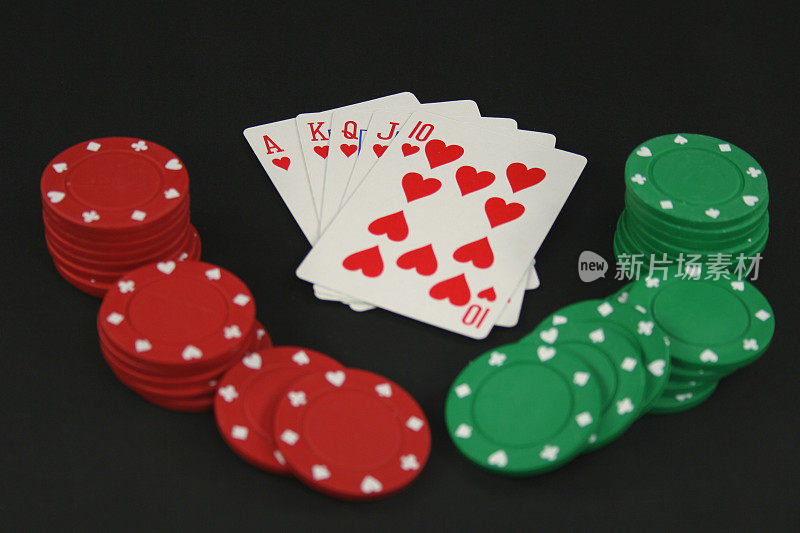 扑克筹码和卡片