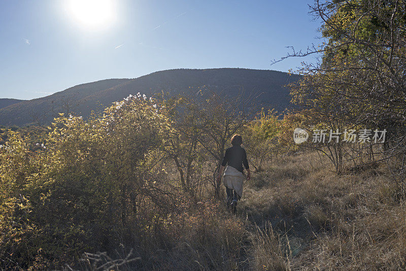 在夕阳中漫步