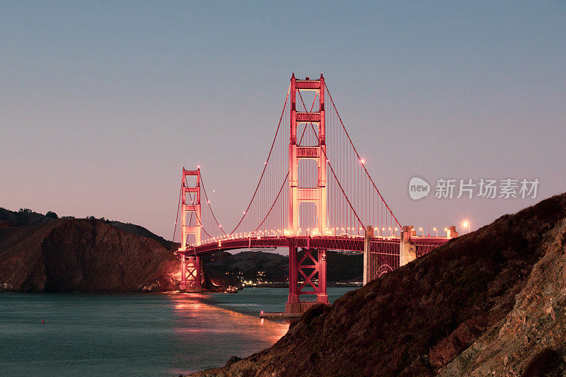 加州旧金山金门大桥的夜景