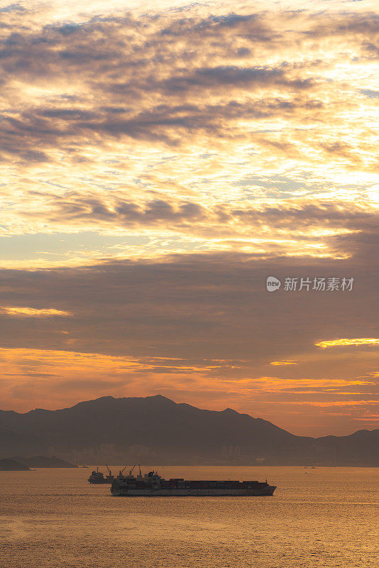 日落时鸟瞰香港海港