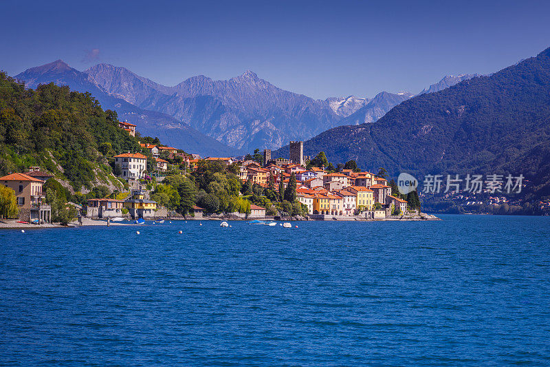 圣玛丽亚雷佐尼科湖和高山景观-伦巴第，意大利