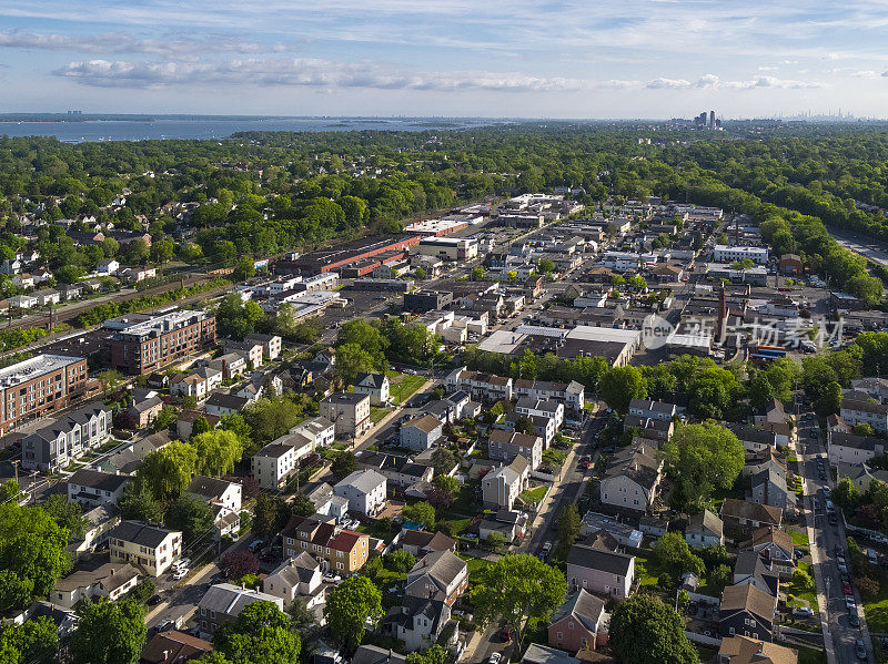 高空俯瞰纽约威彻斯特县马马罗内克住宅区。
