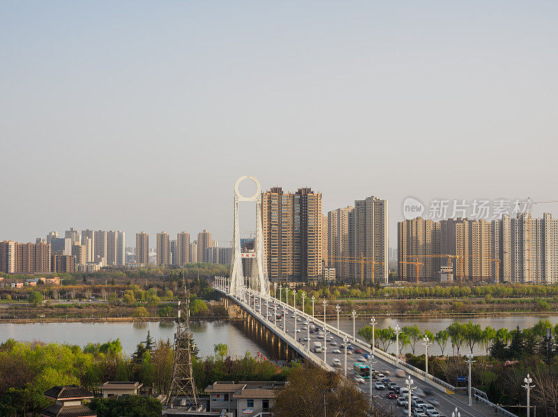 陕西咸阳渭河大桥天际线