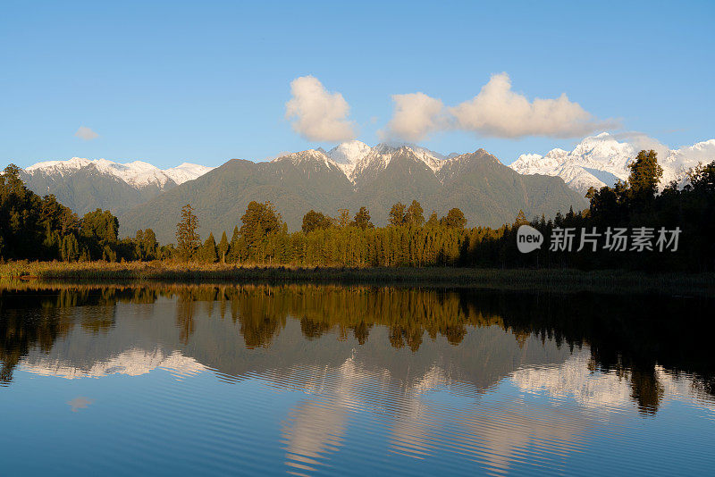 马西森湖，位于新西兰南岛