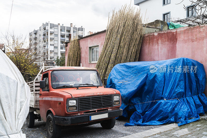 这一观点引起了人们对无计划城市化问题的关注