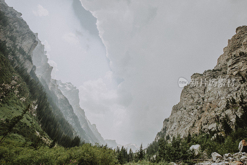 喀斯喀特峡谷徒步旅行步道，大提顿国家公园，怀俄明州山景