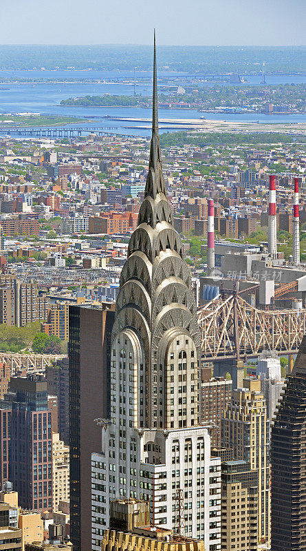 克莱斯勒大厦(1930年)，位于曼哈顿中城海龟湾的装饰艺术超高层摩天大楼。纽约