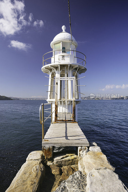 悉尼港的克雷莫尔灯塔