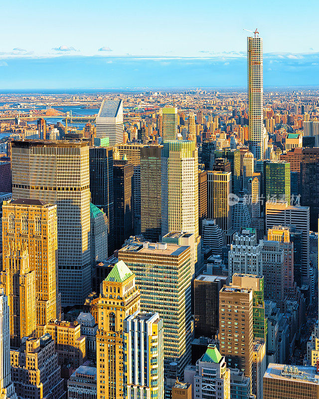 曼哈顿中城反射的鸟瞰图